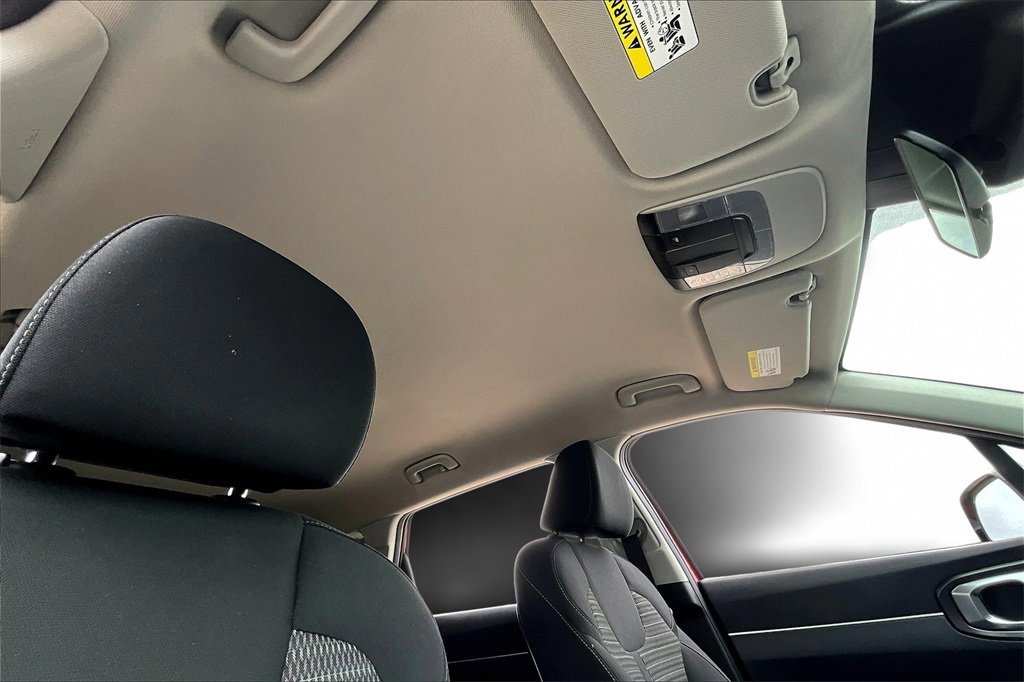 Used 2022 Kia Sorento LX image 21