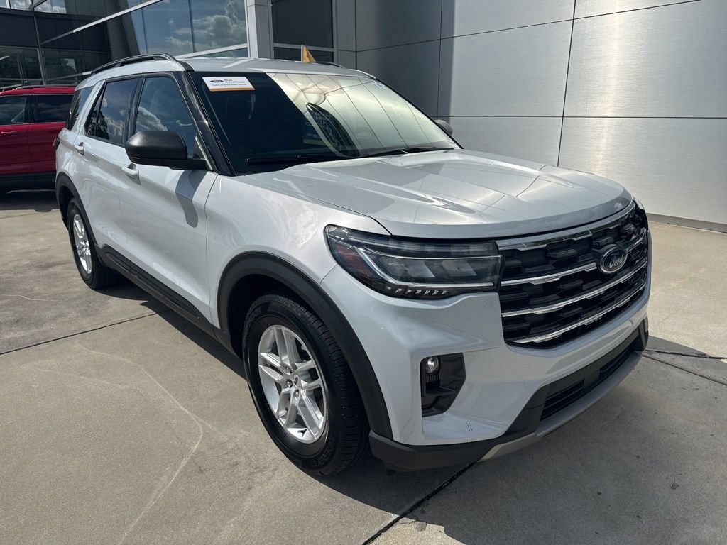 Certified 2026 Ford Explorer Active w/ Active Comfort Package RWD image 1