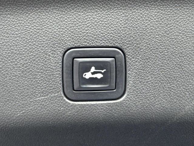 Used 2022 Chevrolet Tahoe RST w/ Luxury Package image 15