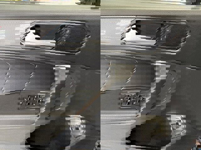 Used 2024 Volkswagen Tiguan SE image 21