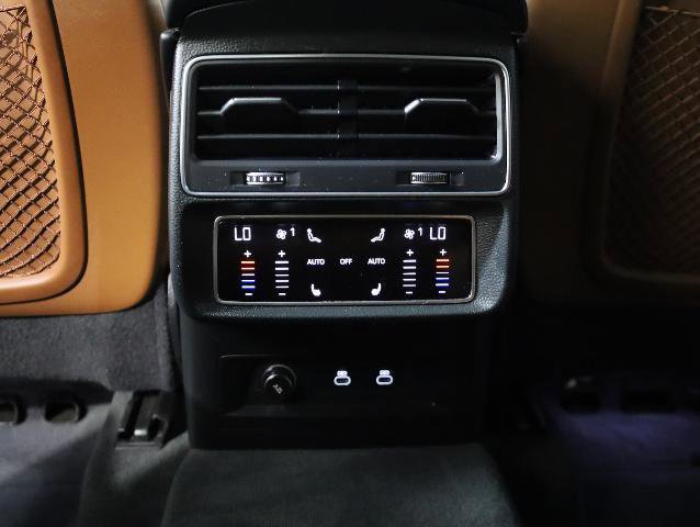 Used 2022 Audi Q8 Prestige w/ Prestige Package image 18