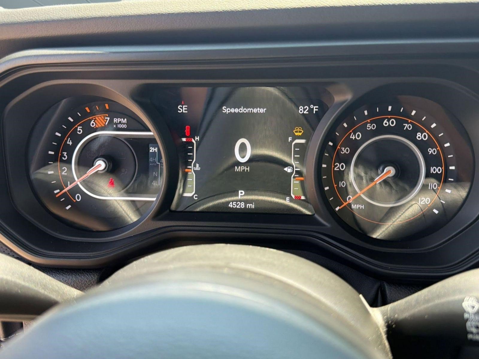 Used 2025 Jeep Wrangler Unlimited Rubicon AWD/4WD image 19
