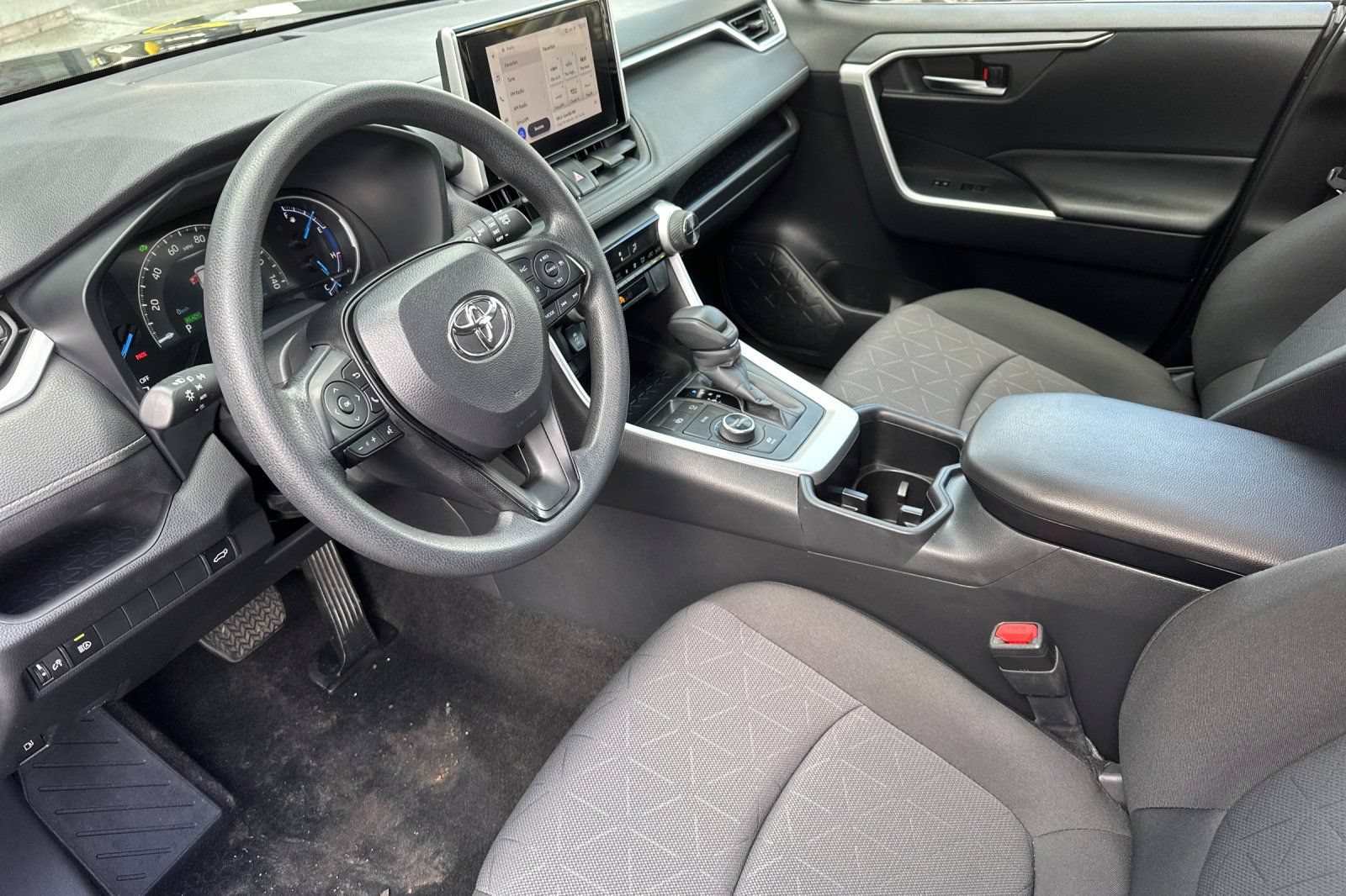 Used 2025 Toyota RAV4 XLE w/ Convenience Package AWD/4WD image 13