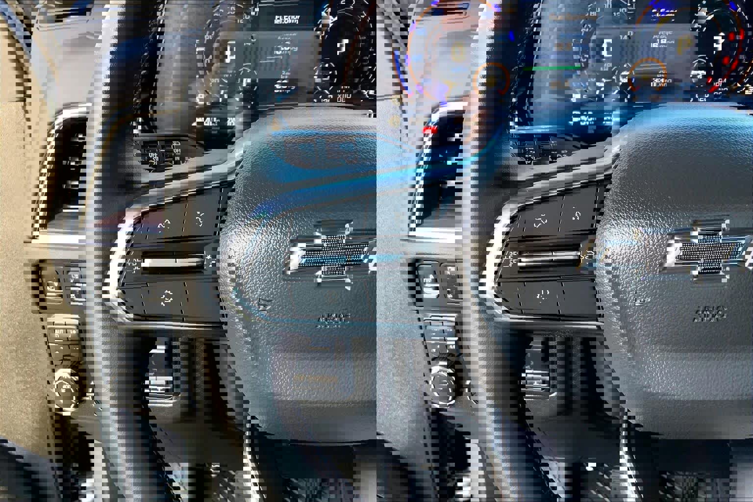 Used 2025 Chevrolet Suburban Z71 w/ Comfort Package image 20