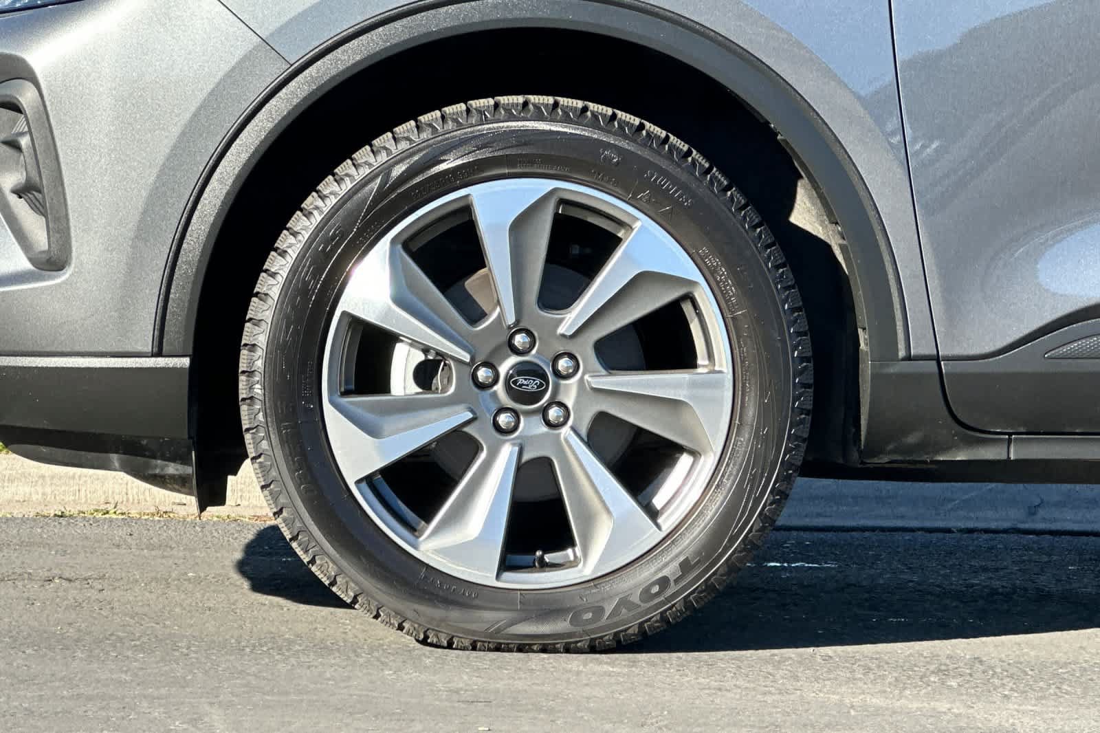 Certified 2025 Ford Escape Platinum AWD/4WD image 27