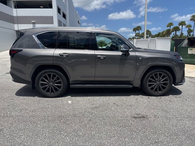 Used 2025 Lexus LX 600 F Sport w/ Accessory Package (Z1) AWD/4WD image 2
