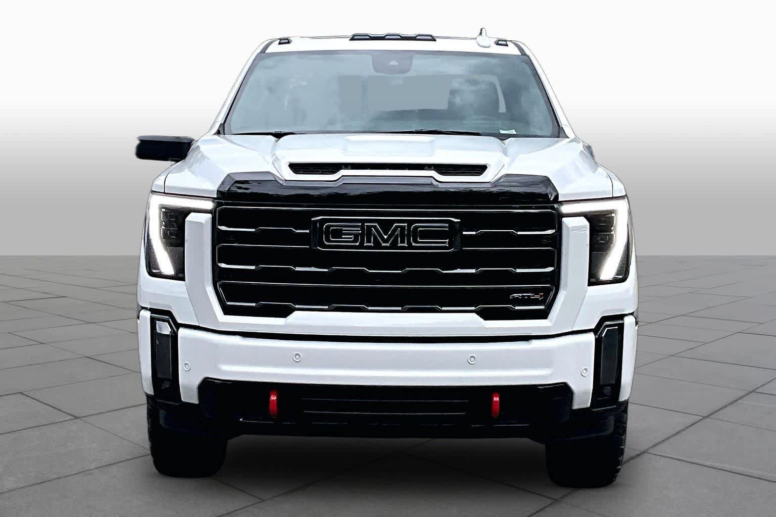 Used 2024 GMC Sierra 2500 AT4 w/ AT4 Premium Plus Package AWD/4WD image 4