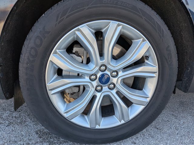 Certified 2022 Ford Edge Titanium AWD/4WD image 10