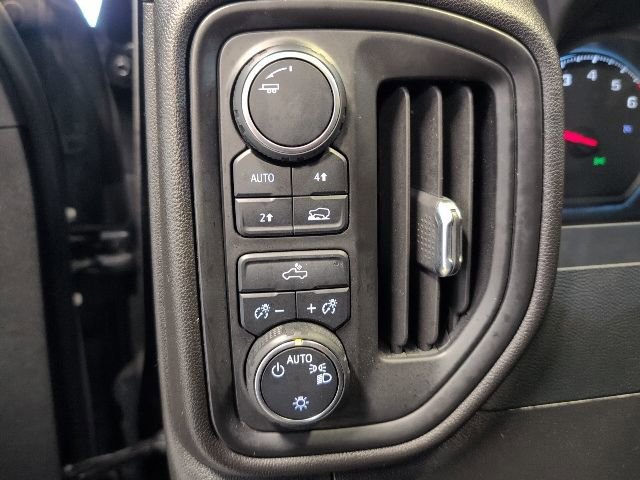 Used 2023 Chevrolet Silverado 1500 Custom image 15
