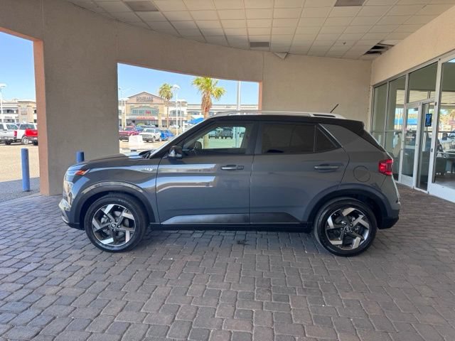 Used 2025 Hyundai Venue Limited FWD image 2