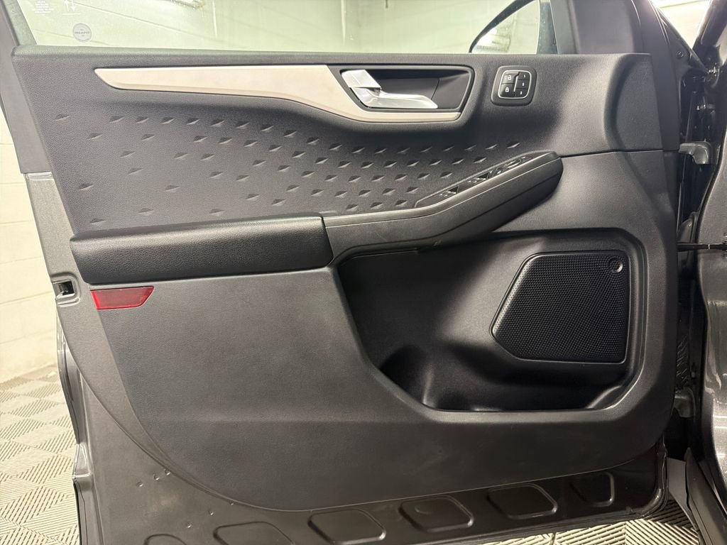 Certified 2020 Ford Escape SEL image 17