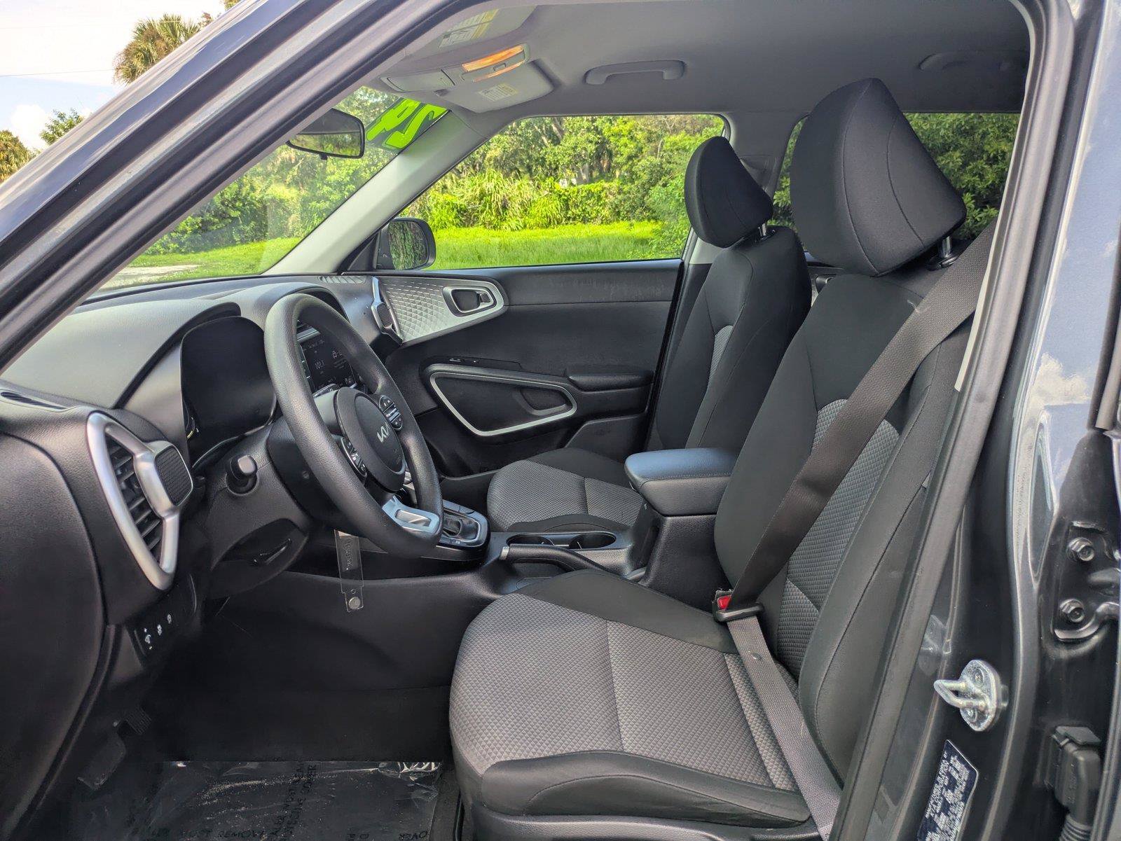 Used 2024 Kia Soul LX w/ Option Group 015 FWD image 19