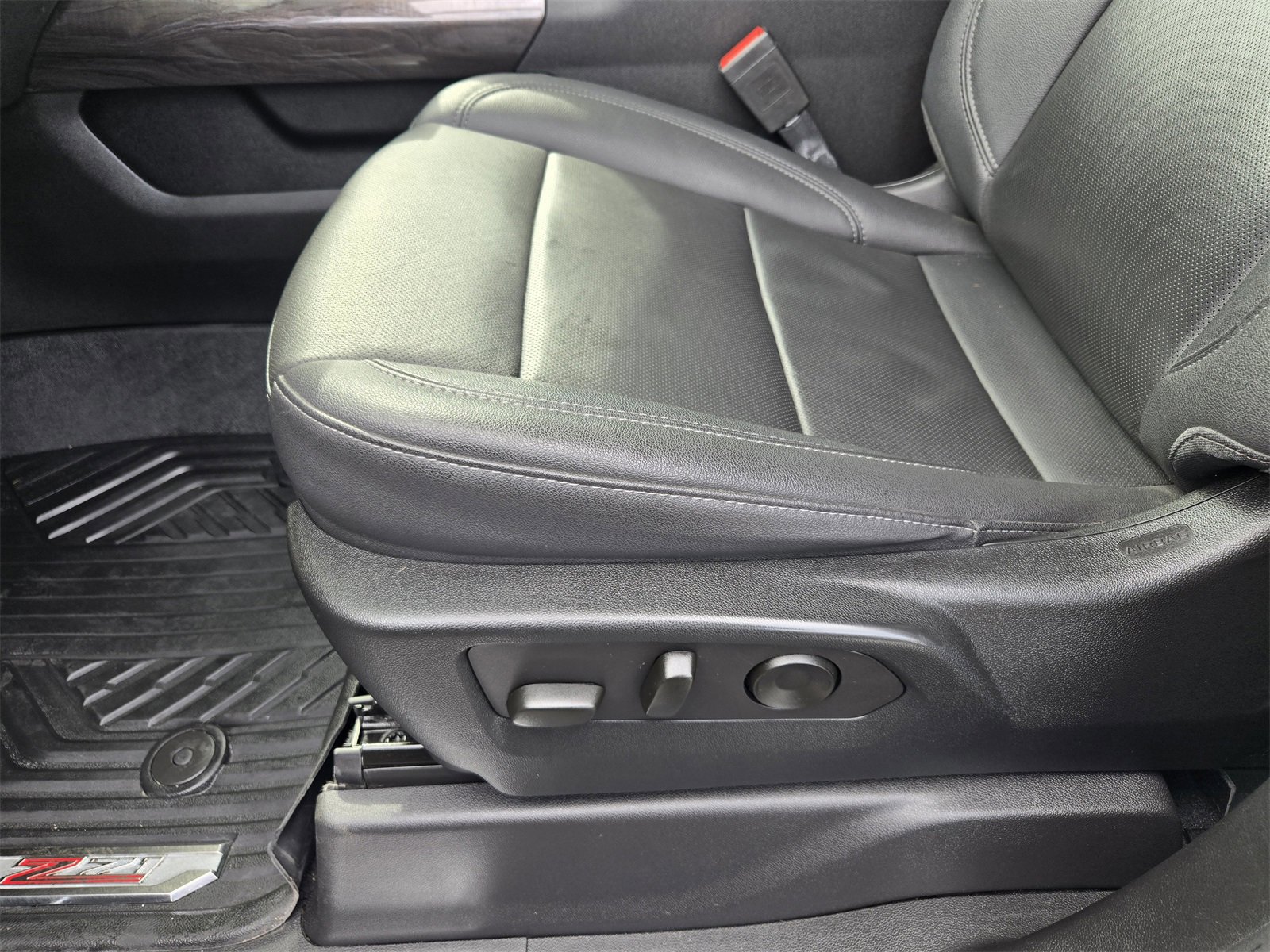 Used 2023 Chevrolet Silverado 1500 LTZ image 22