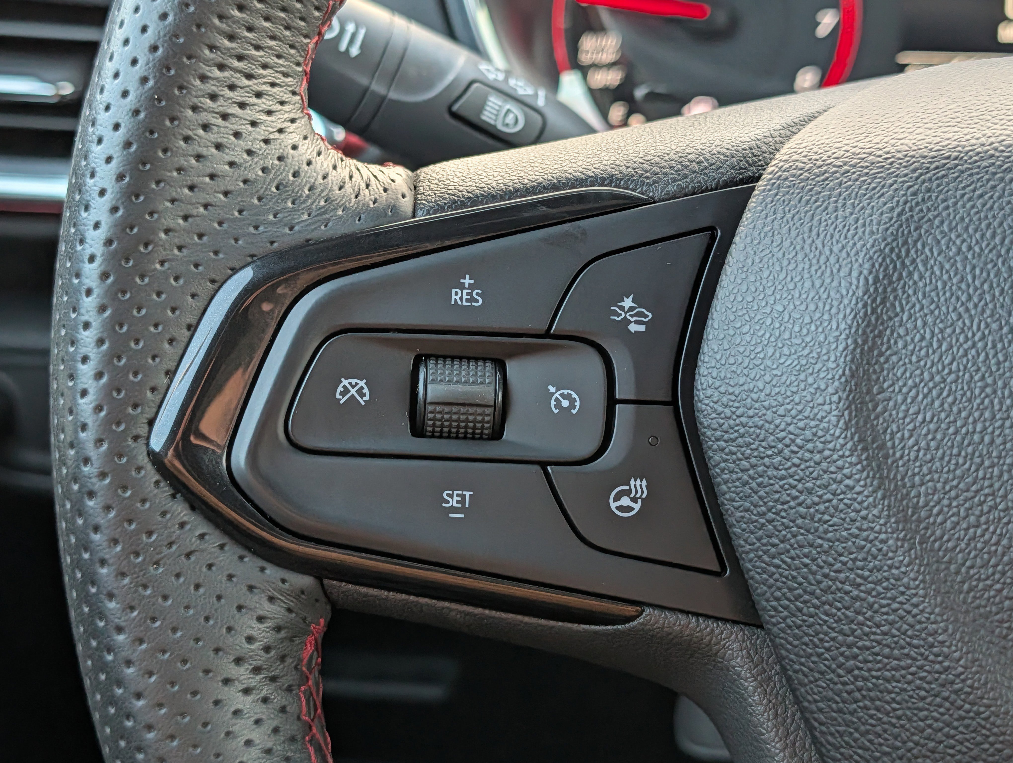 Used 2023 Chevrolet TrailBlazer RS w/ Convenience Package image 28