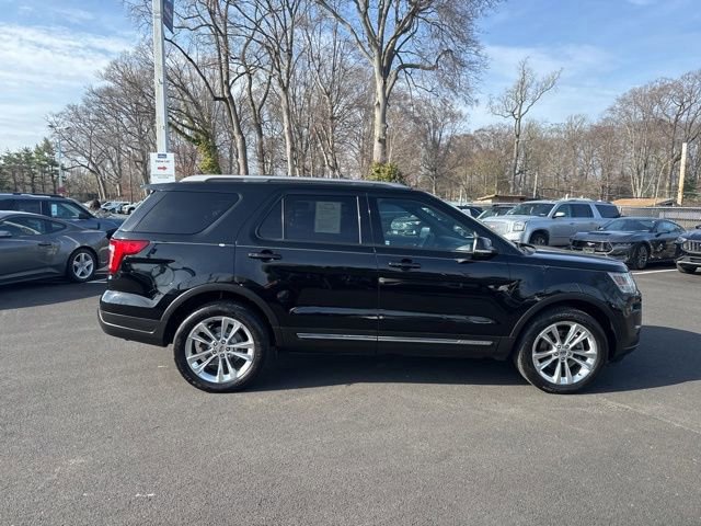 Certified 2018 Ford Explorer XLT w/ Equipment Group 202A image 6