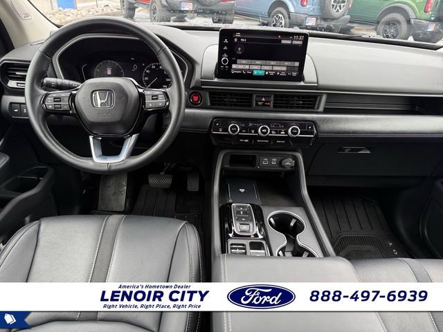 Used 2023 Honda Pilot Touring image 13