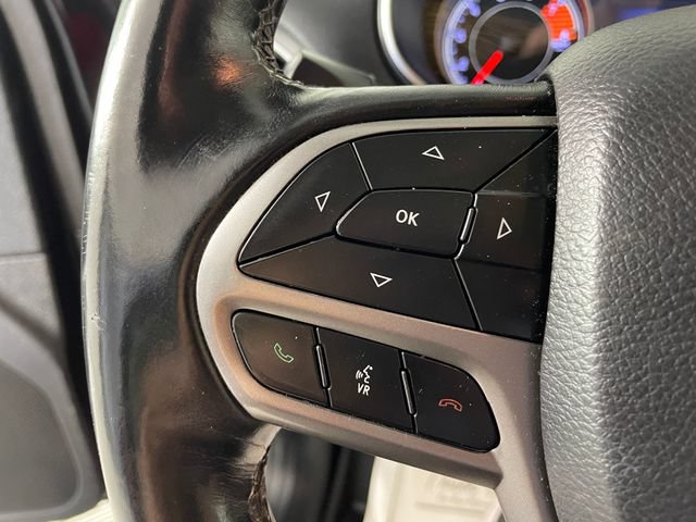 Used 2019 Jeep Cherokee Limited w/ Technology Group AWD/4WD image 14