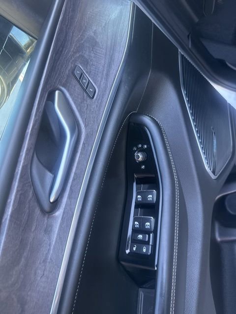 Used 2023 Jeep Grand Cherokee Overland AWD/4WD image 16