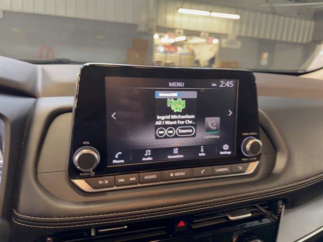 Used 2021 Nissan Rogue SV image 11