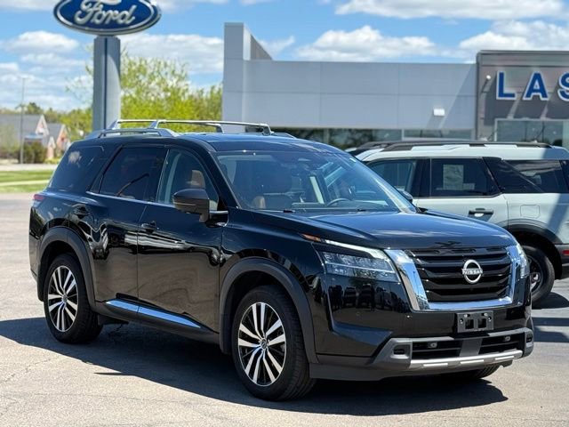 Used 2023 Nissan Pathfinder Platinum w/ Cargo Package AWD/4WD image 37