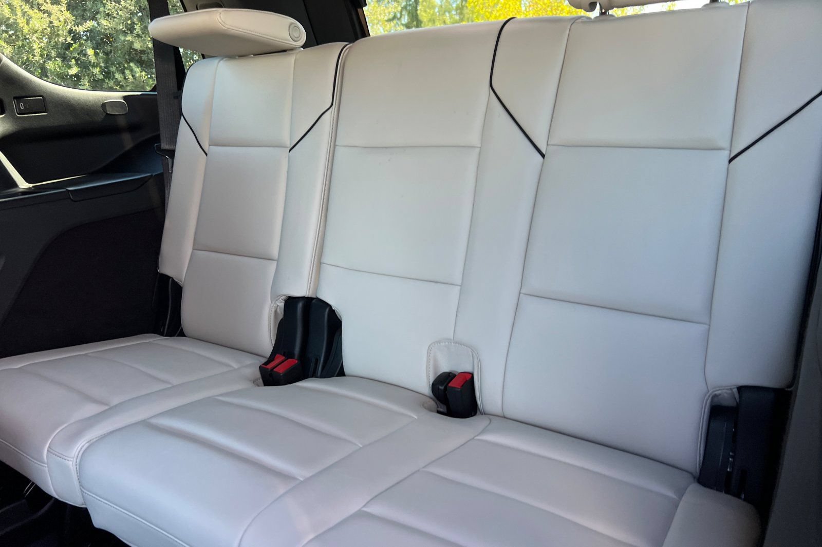 Used 2023 Cadillac Escalade Sport w/ LPO, ONYX Package AWD/4WD image 17