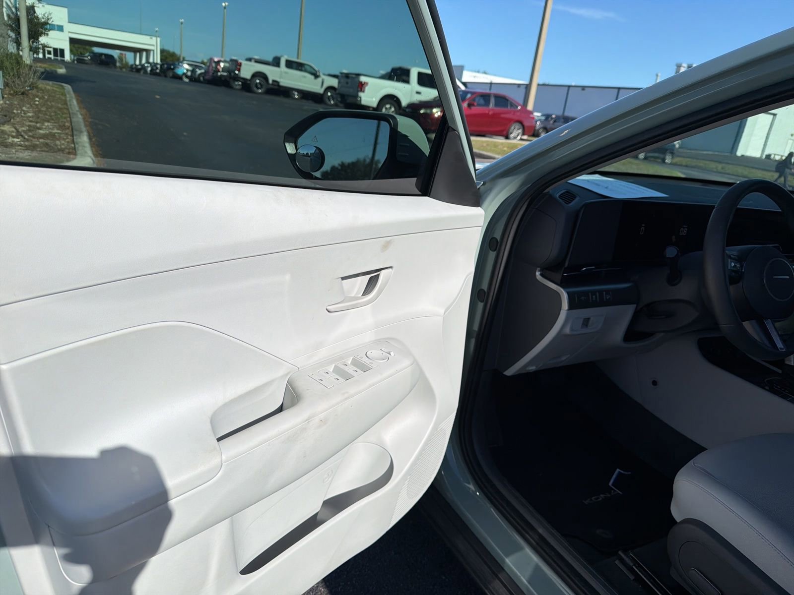 Used 2025 Hyundai Kona SEL FWD image 16
