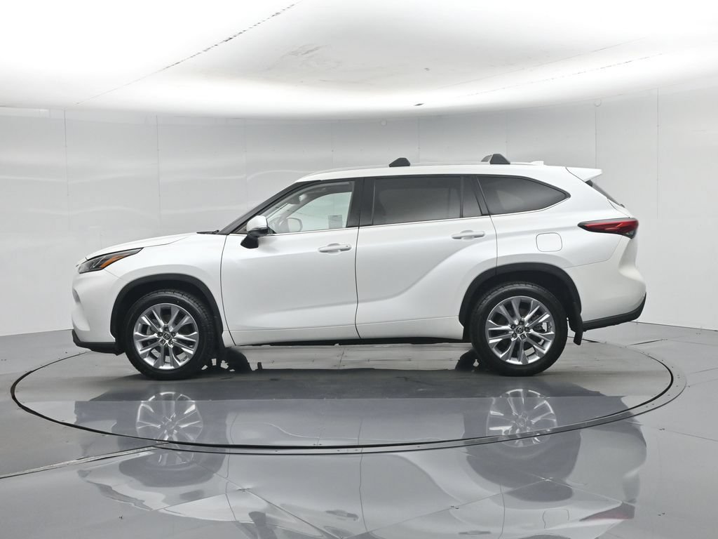 Used 2022 Toyota Highlander Limited FWD image 36