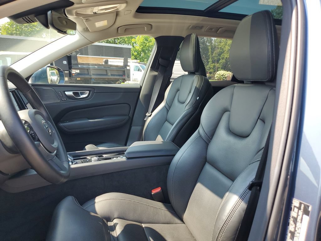 Used 2023 Volvo XC60 B5 Ultimate w/ Climate Package AWD/4WD image 19