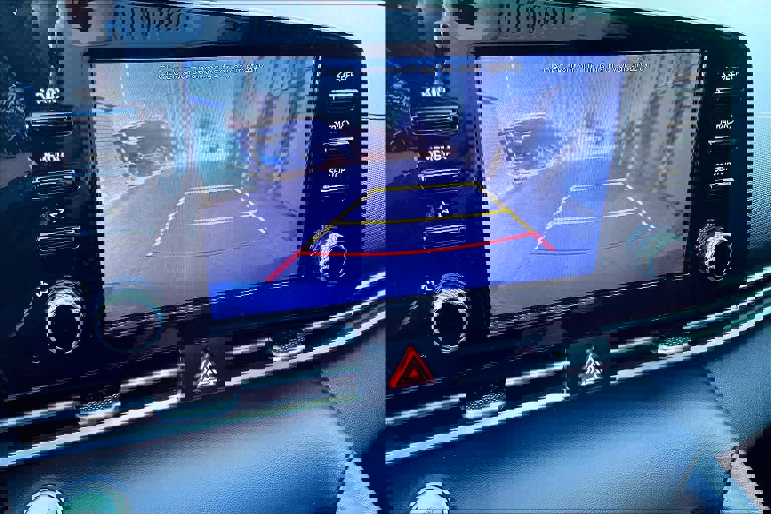 Used 2022 Hyundai Elantra SEL w/ Convenience + Premium Package image 29