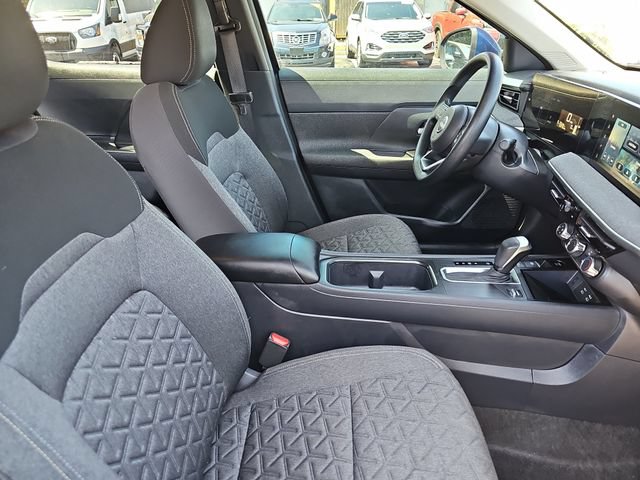 Used 2025 Nissan Kicks SV FWD image 10