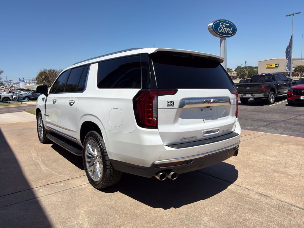 Used 2023 GMC Yukon XL Denali AWD/4WD image 5
