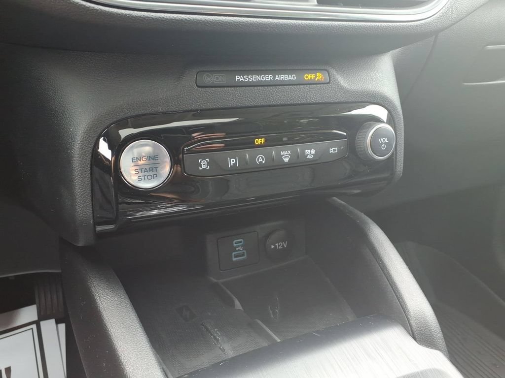 Certified 2023 Ford Escape Platinum w/ Premium Technology Package AWD/4WD image 23