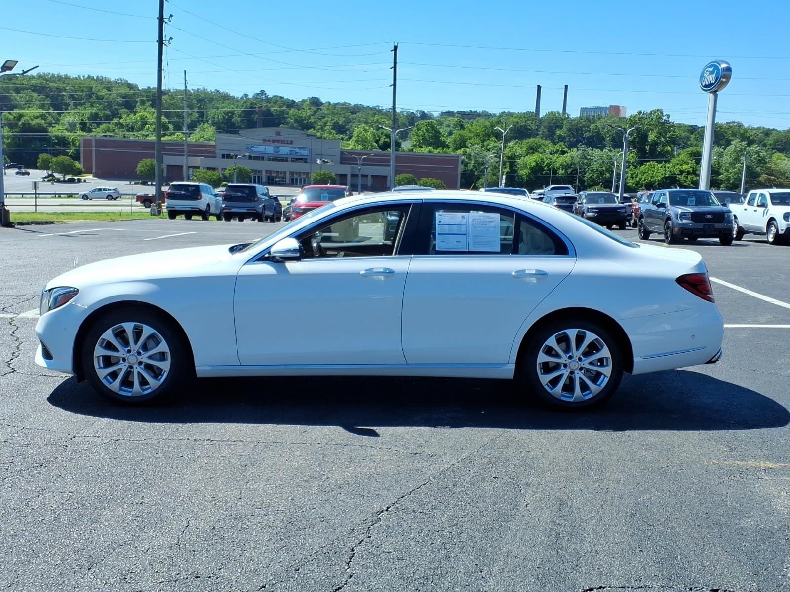 Used 2017 Mercedes-Benz E 300 image 4