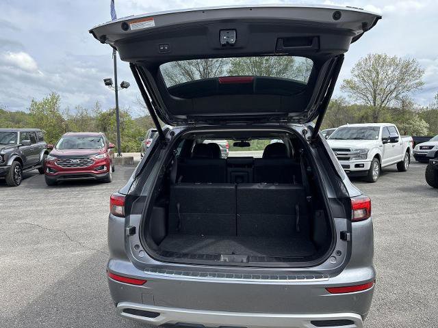 Used 2023 Mitsubishi Outlander SEL AWD/4WD image 12