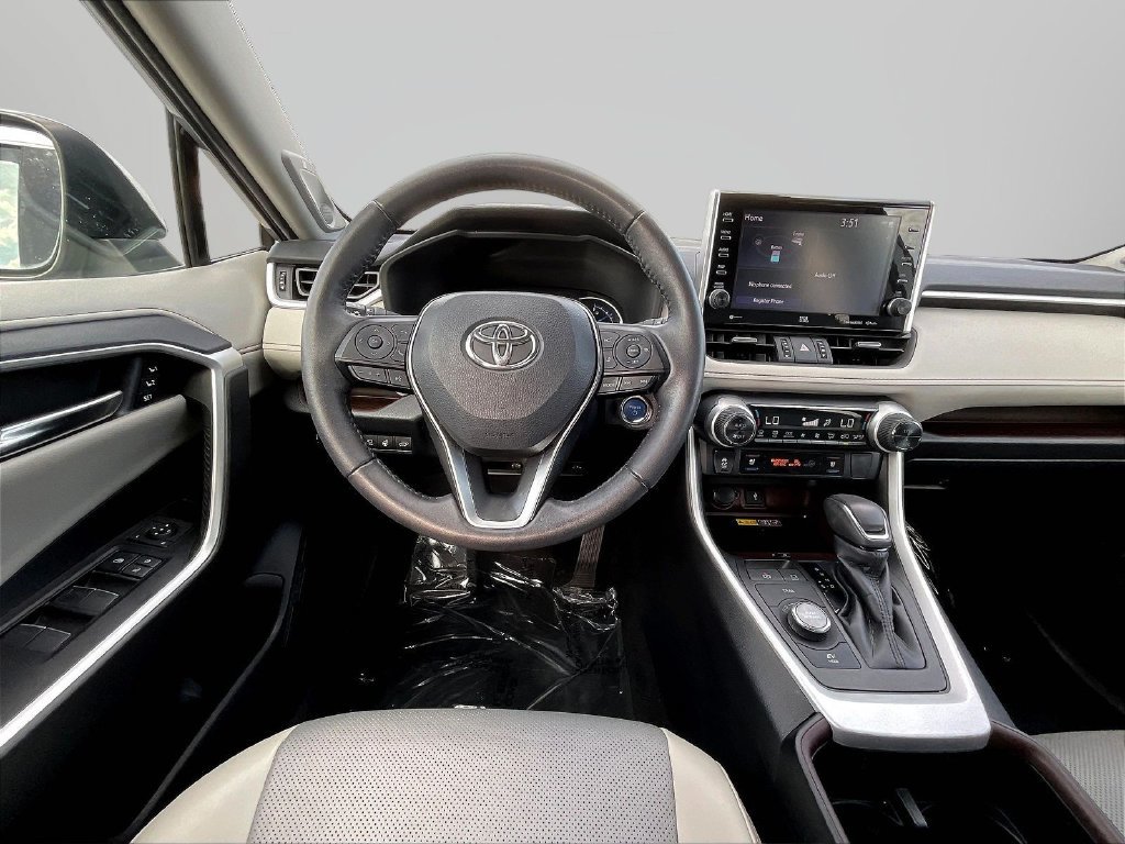 Used 2022 Toyota RAV4 Limited AWD/4WD image 8