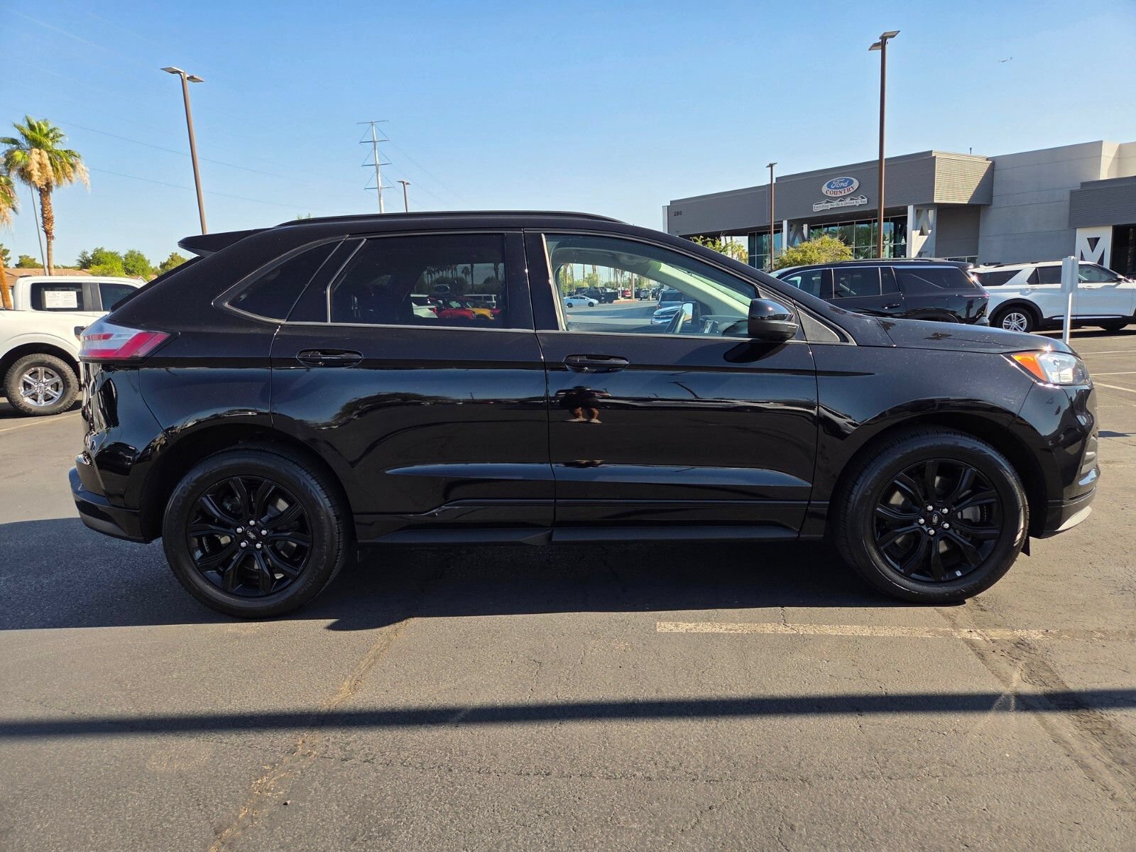 Certified 2022 Ford Edge SE w/ Black Appearance Package AWD/4WD image 7