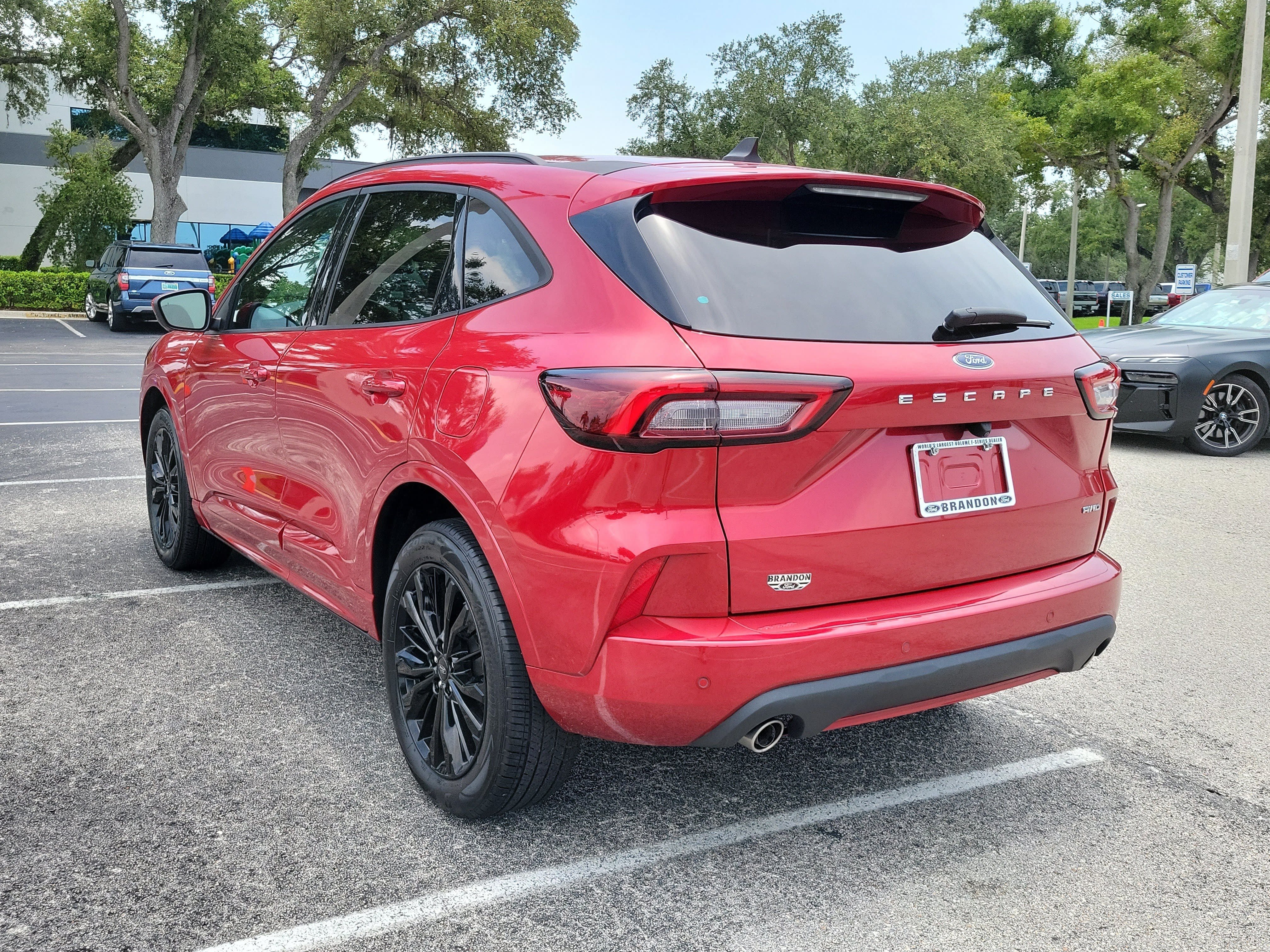 Certified 2023 Ford Escape ST-Line Elite AWD/4WD image 7
