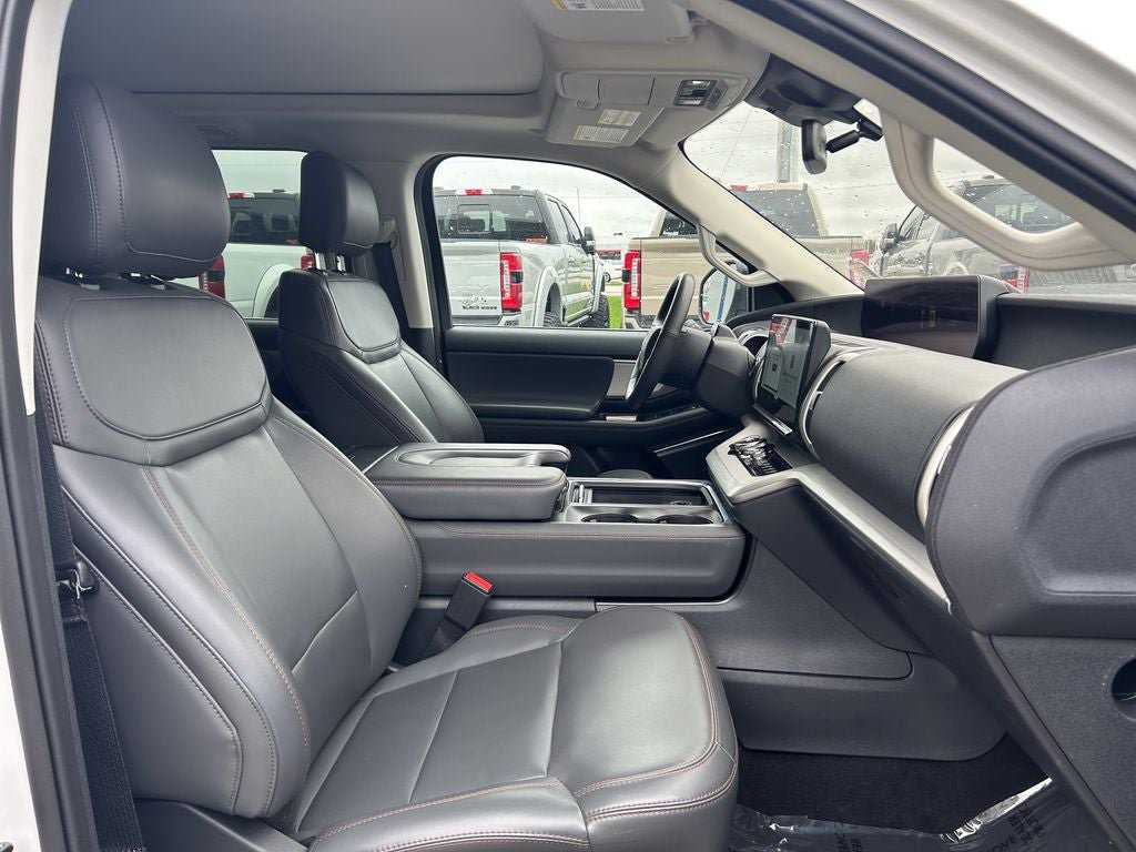 Certified 2025 Ford Expedition Active AWD/4WD image 25