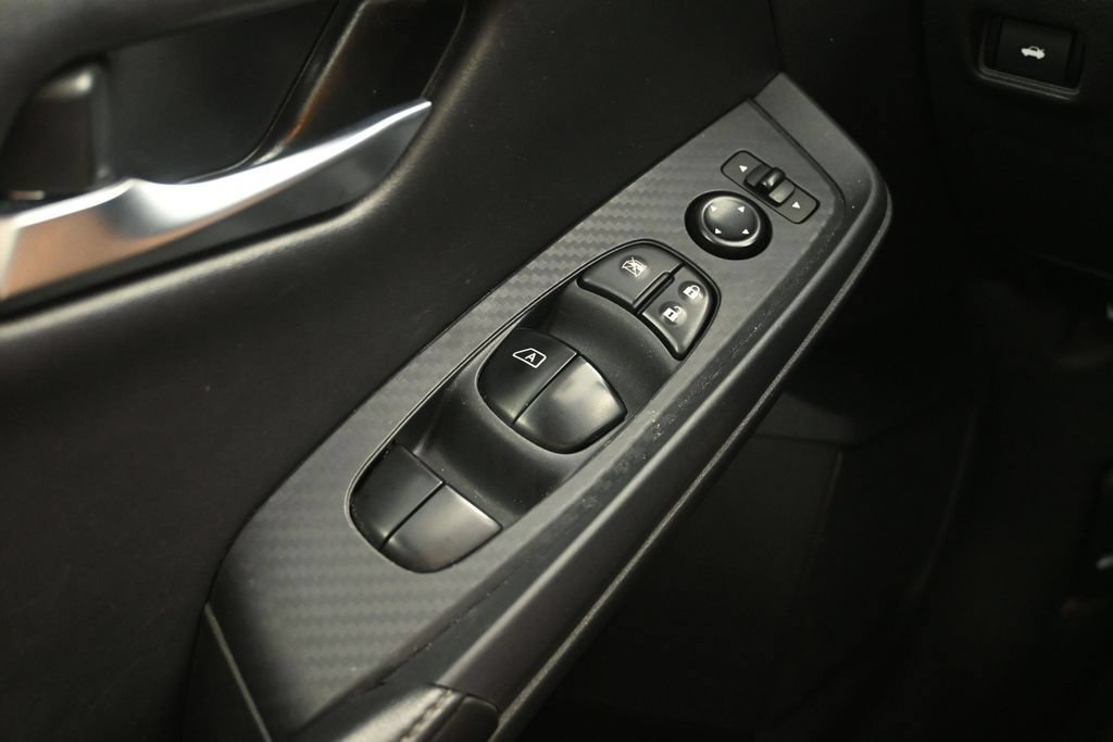 Used 2024 Nissan Sentra SV FWD image 25
