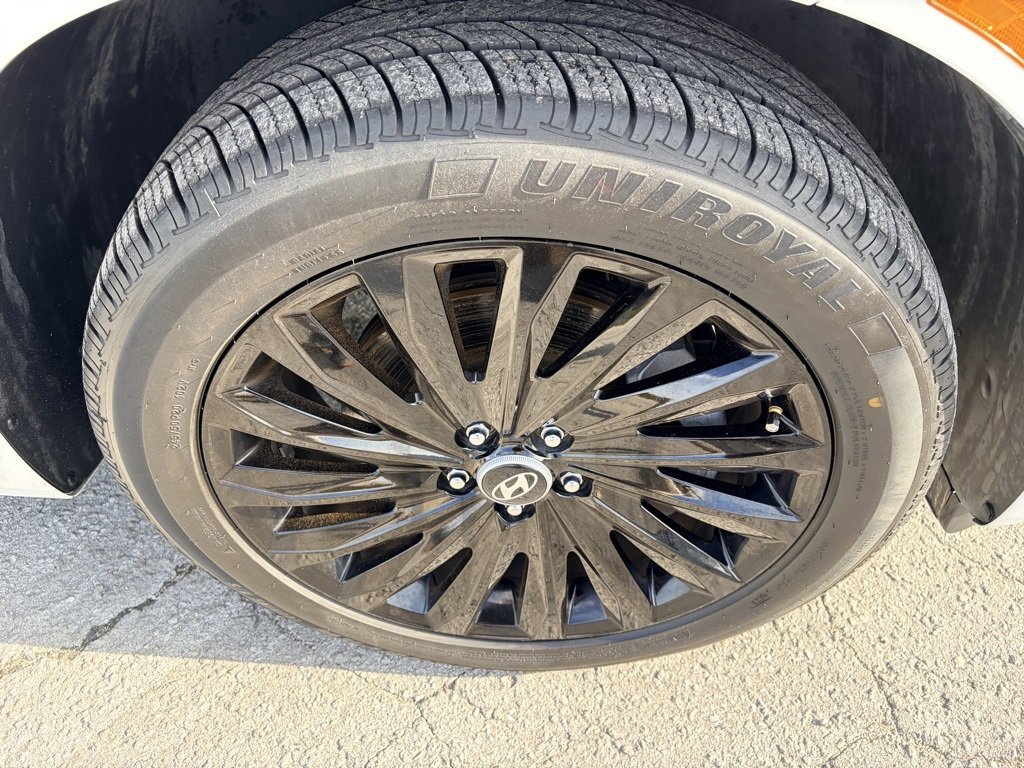Used 2024 Hyundai Palisade Calligraphy image 32