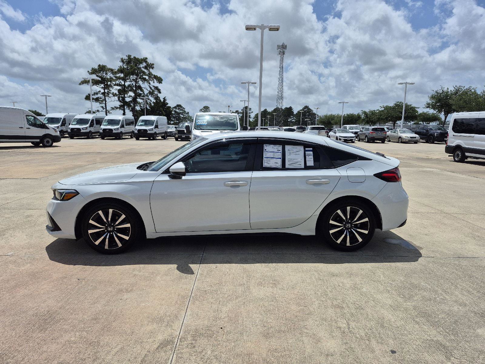 Used 2022 Honda Civic EX-L image 2