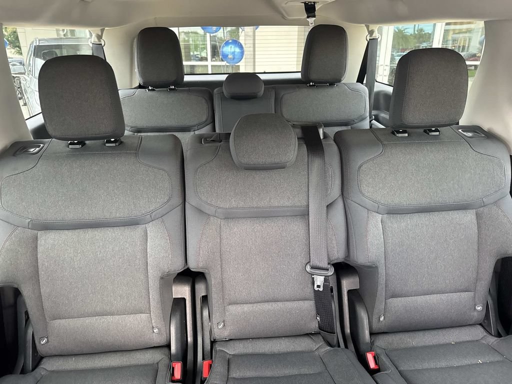 Certified 2025 Ford Expedition Max Active RWD image 9