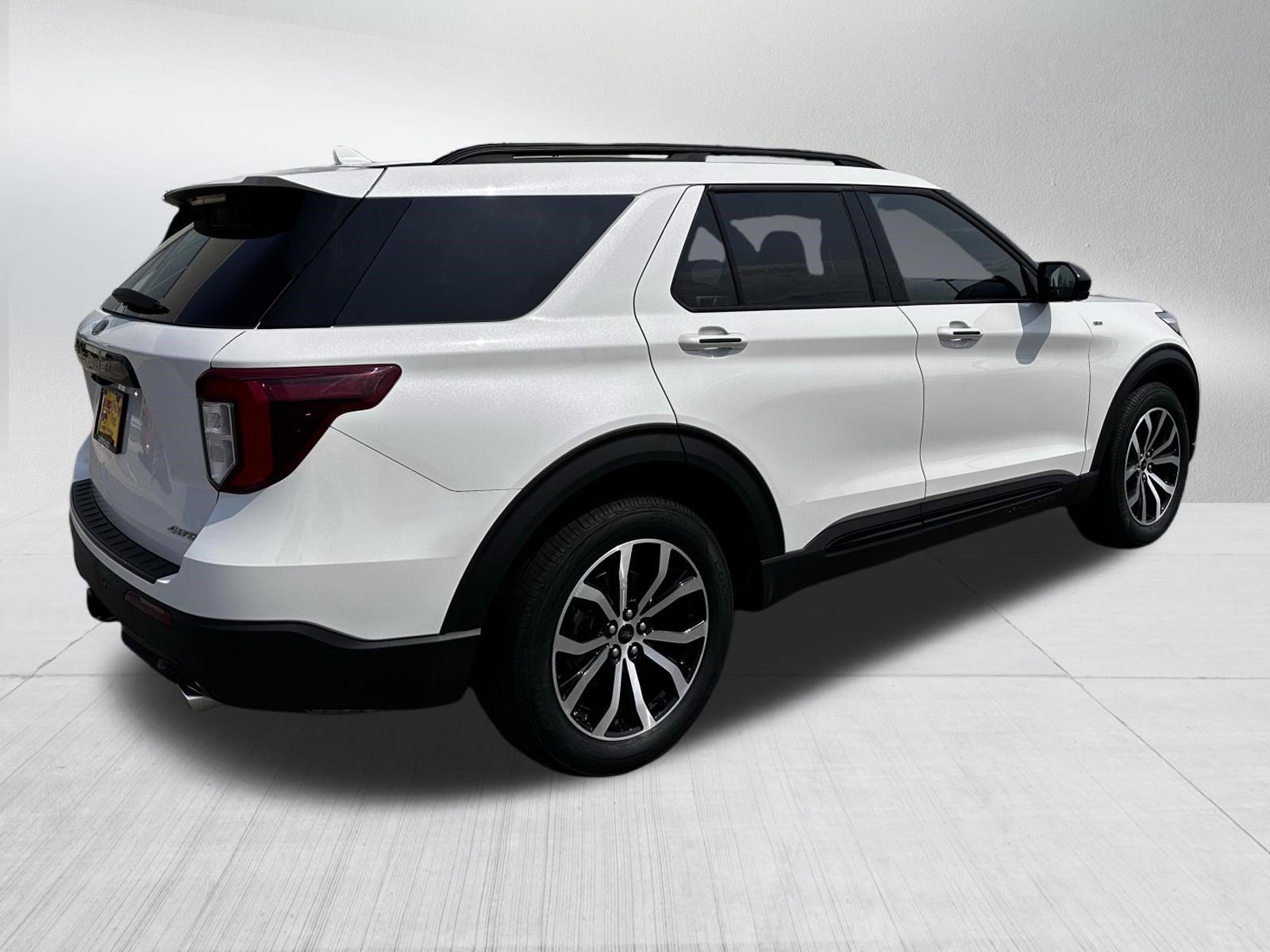 Certified 2023 Ford Explorer ST-Line w/ Class IV Trailer Tow Package AWD/4WD image 7