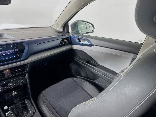 Used 2024 Volkswagen Taos SE w/ Panoramic Sunroof Package AWD/4WD image 24