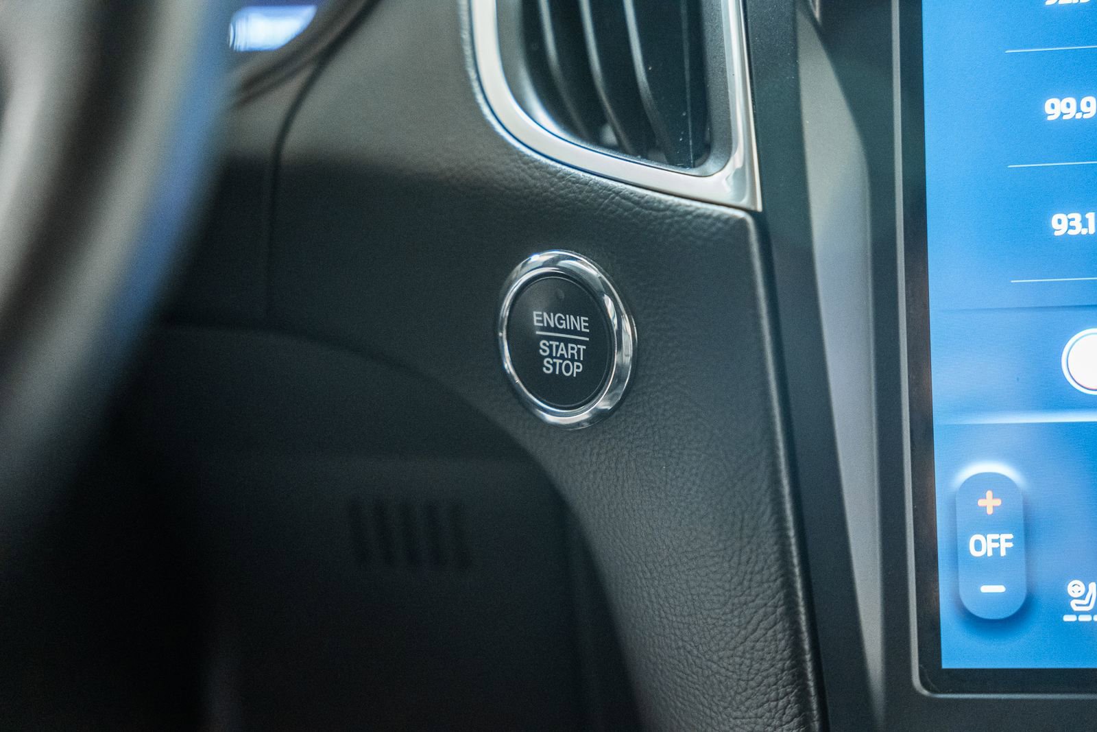 Certified 2022 Ford Edge Titanium AWD/4WD image 32