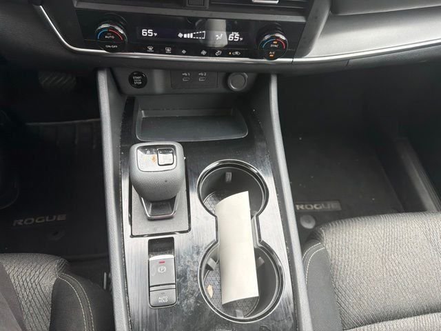 Used 2024 Nissan Rogue SV AWD/4WD image 17