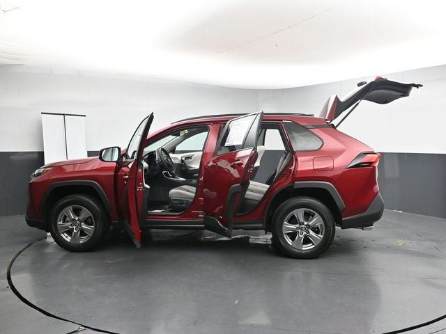 Used 2024 Toyota RAV4 XLE AWD/4WD image 38