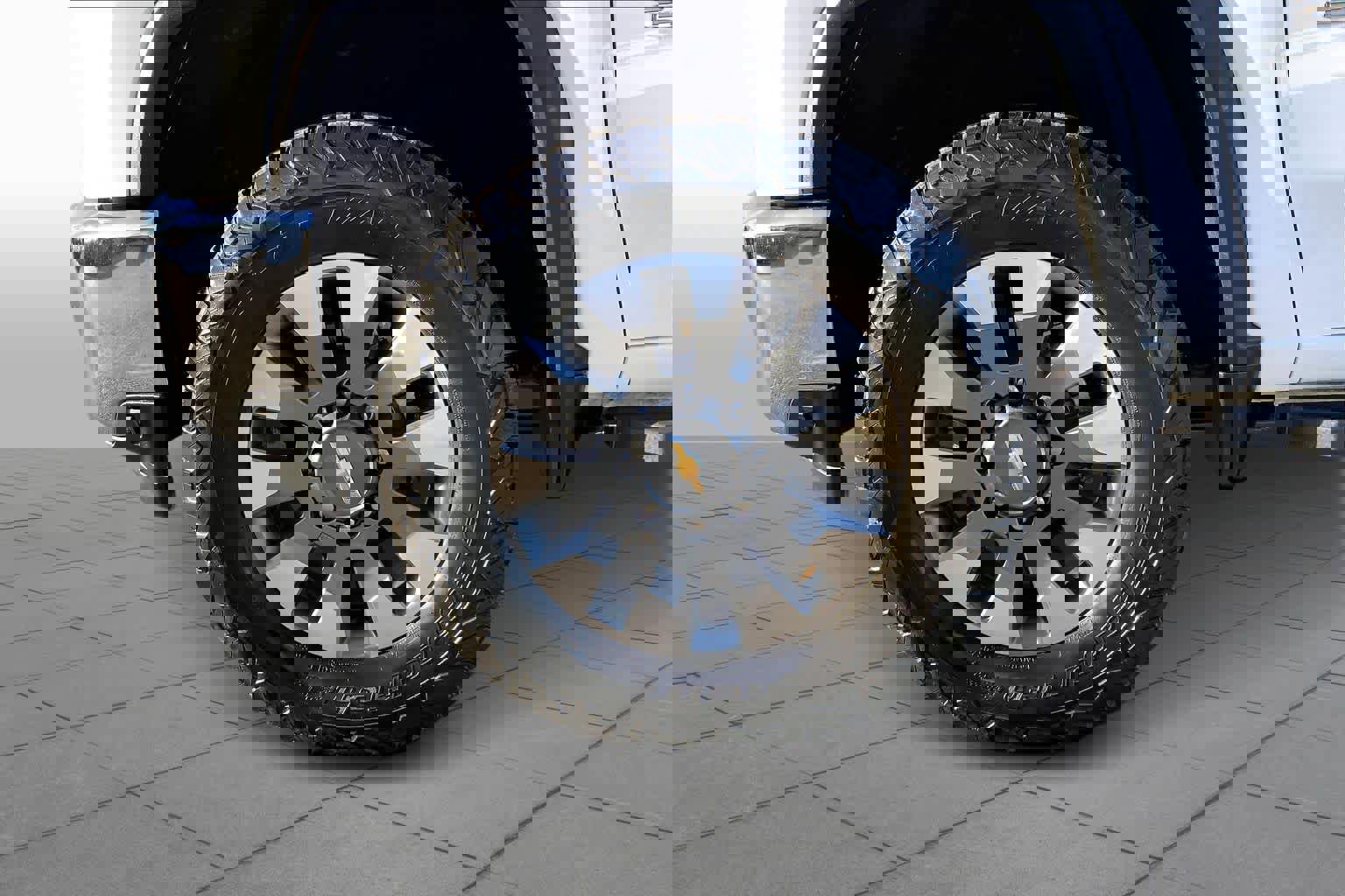 Used 2021 Chevrolet Silverado 2500 LT w/ Convenience Package image 11