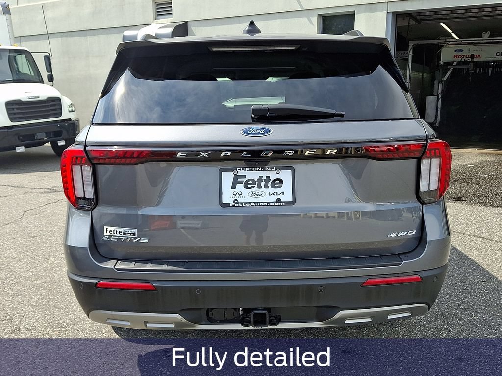 Certified 2025 Ford Explorer Active w/ Active Comfort Package AWD/4WD image 5