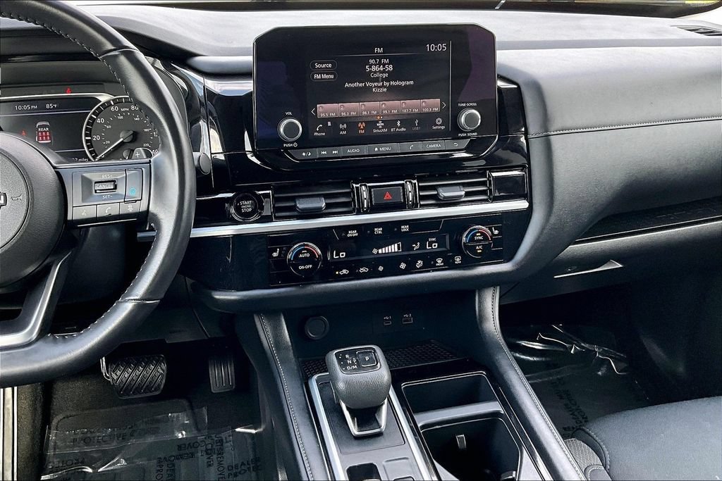 Used 2025 Nissan Pathfinder SV AWD/4WD image 6